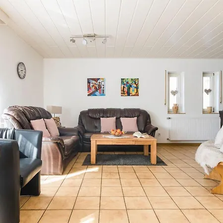 بيت للعطل Am Wald Modern Retreat *
